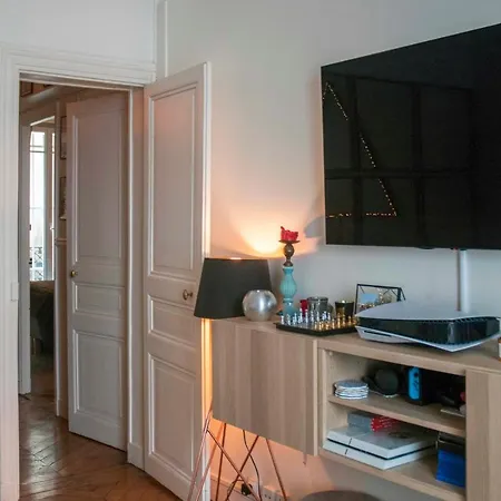 Apartment 38M All Comfort Located In Paris!